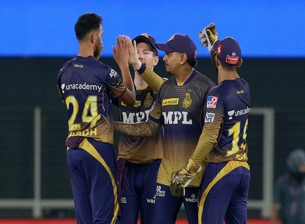 KKR vs RCB Ahmedabad Weather, Rain Forecast and Pitch Report: Here’s How Weather Will Behave for Kolkata Knight Riders vs Royal Challengers Bangalore IPL 2021 Clash at Narendra Modi Stadium