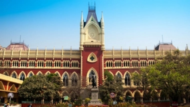 India News | Calcutta HC Seeks Reply from EC for Flouting of COVID Norms at Rallies, Polling in Bengal