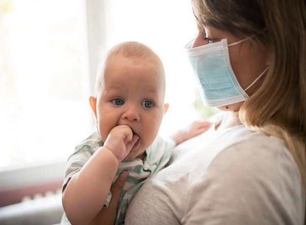 Science News | Study Reveals Mother-to-newborn COVID-19 Infection Rates Are Low but Indirect Risks Exist