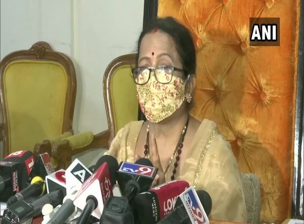 India News | Mumbai Mayor Expresses Concerns over Availability of COVID-19 Vaccine Doses