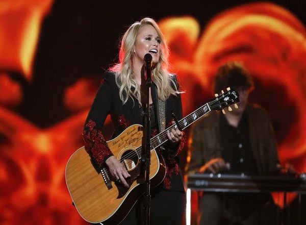 Entertainment News | Miranda Lambert Breaks Down During First Concert Amid Pandemic