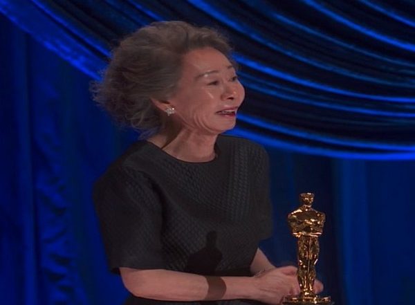 Entertainment News | Oscars 2021: Yuh-Jung Youn Wins Best Supporting Actress Award for 'Minari'