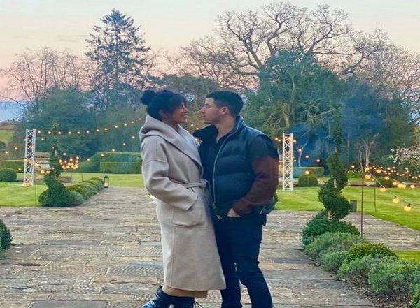 Entertainment News | Priyanka Chopra Misses Nick Jonas, Shares Picture from 'the Place Where Time Stands Still'