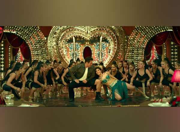 Entertainment News | 'Dil De Diya' from 'Radhe' out Now!