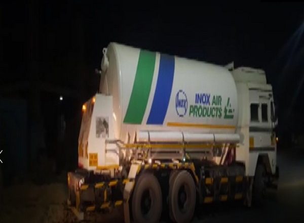 India News | COVID-19: Two Oxygen Tankers Reach Rajasthan's Jodhpur