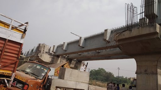 Bridge Collapse in Delhi: One Dead After Under-Construction Bridge Collapses in Punjabi Bagh Area