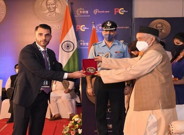 Business News | DSSG Group CEO Adel Bhinder Singh Wins Champions of Change Award 2020 for Social Welfare