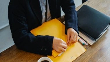 Lifestyle News | Working Hours Deviating from Body Clock Linked to Cardiovascular Disease Risk