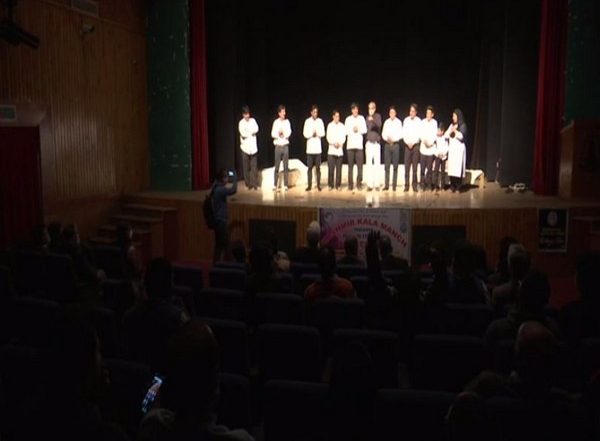 India News | Kashmir Youth Continue to Relish Watching Plays in Theatre
