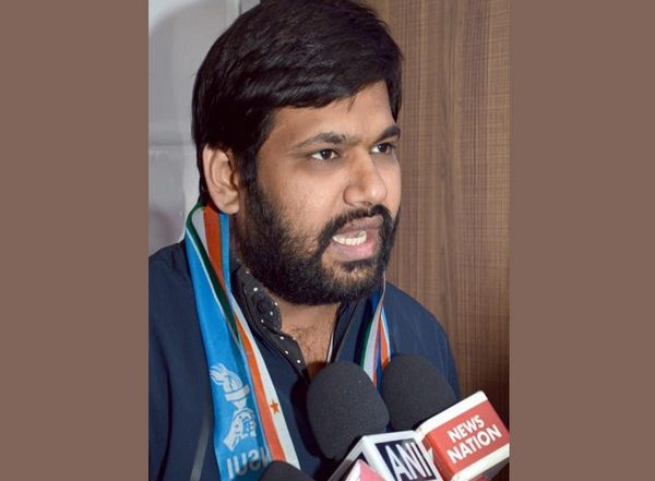 Business News | PIL Filed by Divyanshu Mishra Anshu and Katni Blood Donors Welfare Society for Installation of Plasma Apheresis Machine in Katni, MP