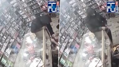 Viral Video of Pakistani Shopkeeper Saying ‘Dubara Nahi Aana Yaar’ to a Robber Will Leave You In Splits; Watch