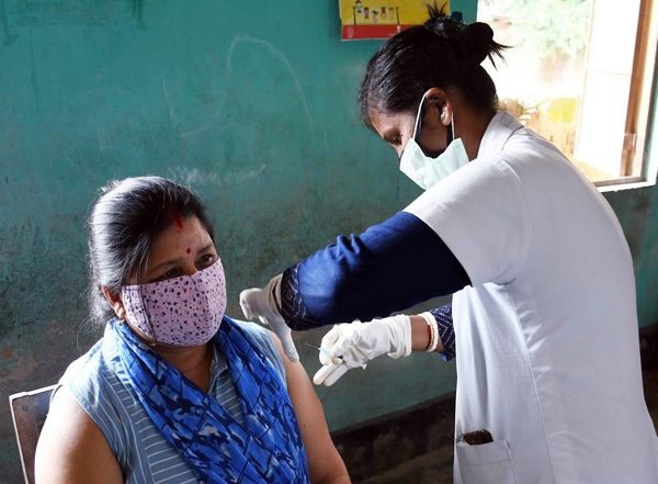 India News | COVID-19: Over 2.15 Lakh Beneficiaries in 18-44 Age Group Vaccinated in Last 24 Hrs