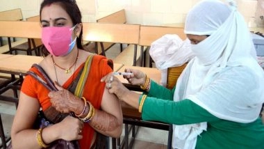 India News | Telangana Allows Private Hospitals, Workplaces to Administer COVID-19 Vaccination