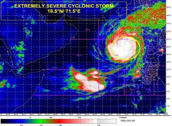 India News | Cyclone Tauktae Intensifies into Extremely Severe Cyclonic Storm, to Hit Gujarat This Afternoon: IMD