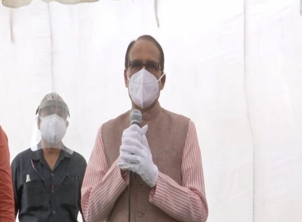 Madhya Pradesh CM Shivraj Singh Chouhan Says ‘Monthly Pension To Be Transferred Into Accounts of Children Orphaned by COVID-19 From Today’