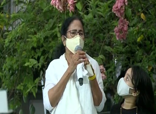 India News | It's a Victory for Bengal, Says Mamata After Winning Nandigram as She Abandons Wheelchair