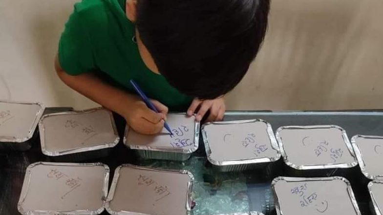 Little Boy Writes 'Khush Rahiye' on Meal Boxes Made by His Mom for COVID-19 Patients; Netizens Are in Love (View Pic)