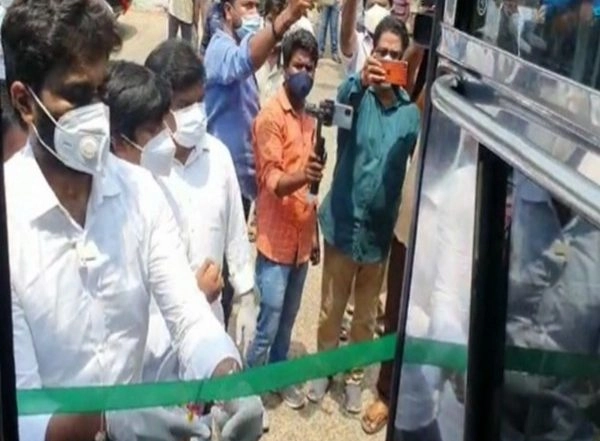 India News | COVID-19: Oxygen Concentrators Installed on Two APSRTC Buses in Andhra
