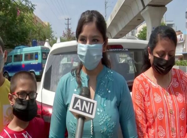 India News | Engineering Student from Hyderabad Serves Home-cooked Food for Free of Cost to COVID-19 Patients in Home Quarantine