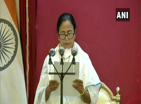 Mamata Banerjee Thanks PM Narendra Modi for Congratulatory Message on Taking Oath As West Bengal CM, Says ‘Look Forward to Centre’s Sustained Support’