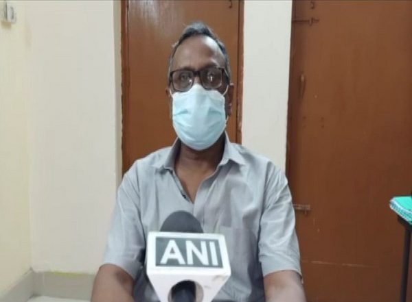 India News | Body of COVID-19 Victim Carried to Crematorium on Garbage Cart in Bihar, Probe Ordered