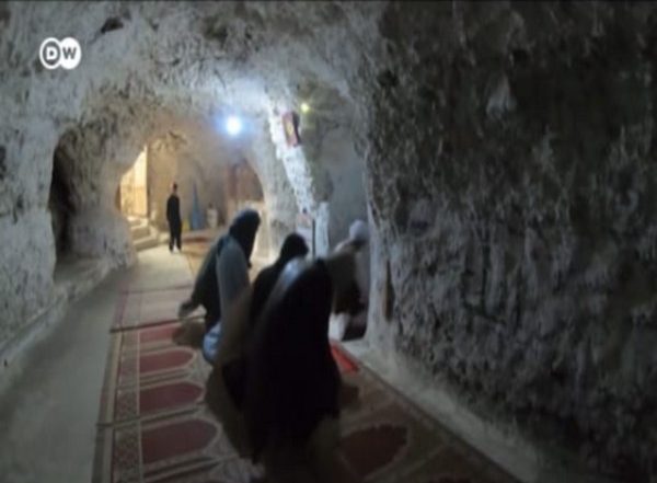 Pakistan: Residents Forced To Live in Caves Amid Fighting Between Govt and Taliban