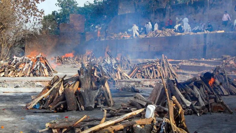 Insurance Cover to Workers Performing Last Rites of COVID-19 Victims Is Under Consideration, Centre Tells Supreme Court