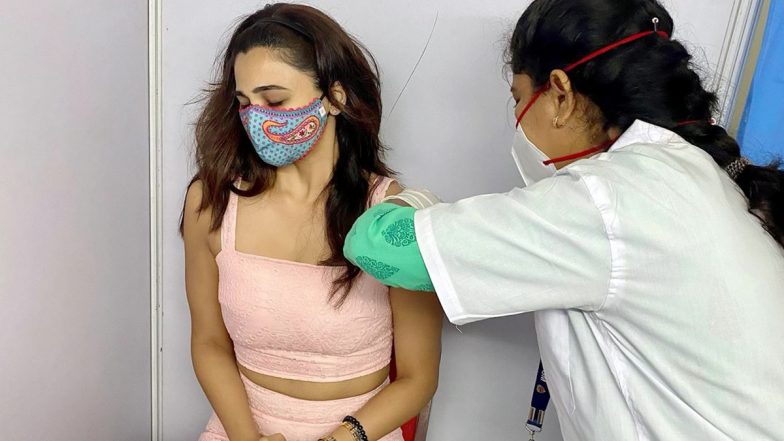 Daisy Shah Receives Her First Dose of COVID-19 Vaccine in Mumbai (View Post)