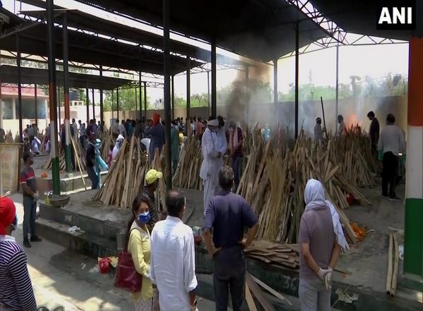 Gujarat-Based Businessman Sanjay Rai Sets Up Firewood Bank for Cremations in Uttar Pradesh