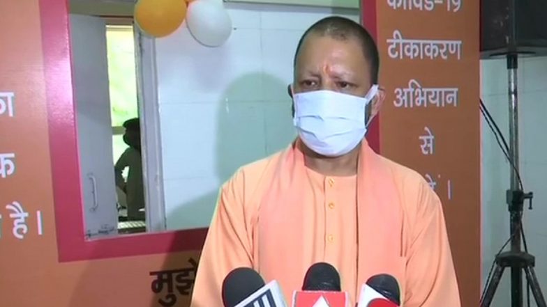 COVID-19 Vaccination for Those Above 18 Years of Age Started in 7 Worst-Hit Districts of Uttar Pradesh, Says CM Yogi Adityanath