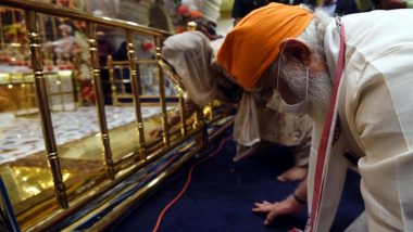 Guru Teg Bahadur Ji 400th Prakash Purab: PM Narendra Modi Offers Prayers at Sis Ganj Gurudwara, Pays Tributes to Guru Teg Bahadur