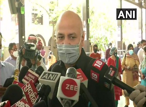India News | Delhi: COVID-19 Vaccination Begins at 301 Centres for 18-45 Age Group