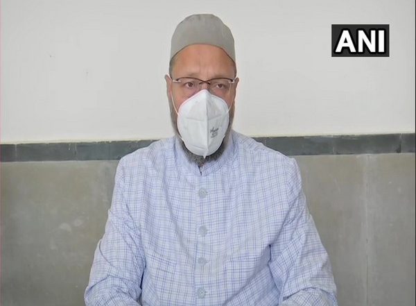 AIMIM Chief Asaduddin Owaisi Takes a Dig at UP CM Yogi Adityanath, Calls Him 'Greatest Scientist in India'