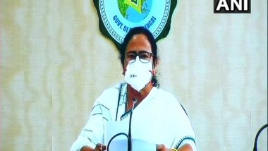 Mamata Banerjee Writes to PM Narendra Modi, Urges Him to Ensure Adequate Supply of COVID-19 Vaccines, Medical Oxygen and Remdesivir to West Bengal