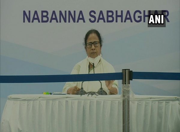 Eid Al-Fitr 2021: West Bengal CM Mamata Banerjee Caps Religious, Cultural Gatherings with 50 Attendees Ahead of Eid