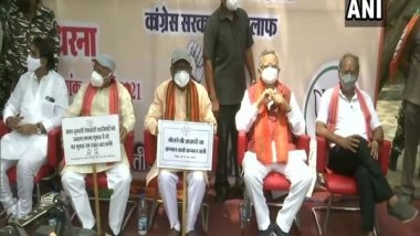 India News | After FIR in Toolkit Case, Raman Singh, BJP Leaders Hold Protest Outside Police Station in Raipur