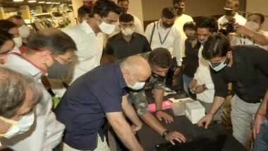 Delhi: Drive-In COVID-19 Vaccination Centre at Select City Mall Inaugurated by Manish Sisodia (See Pics)