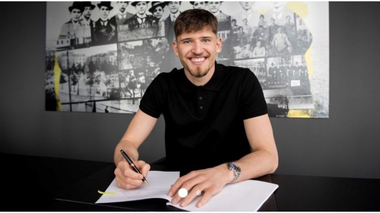 Borussia Dortmund Sign Goalkeeper Swiss Goalkeeper Gregor Kobel From Stuttgart