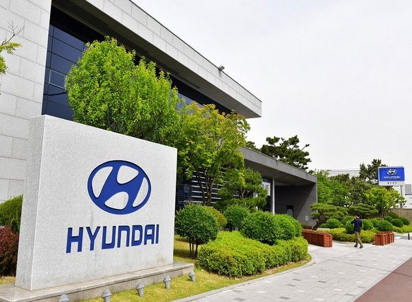 World News | Hyundai Motor Company and Kia Factories Lines Shutdown in the Wake of the Predicted Semiconductor Turmoil