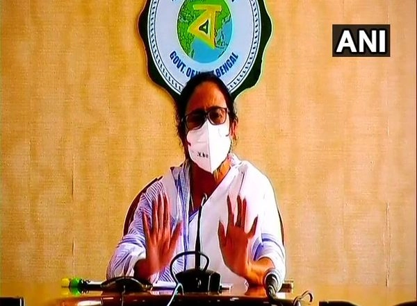 ‘PM Narendra Modi Did Not Respond to My Letter Over Free COVID-19 Vaccination’, Alleges West Bengal CM Mamata Banerjee