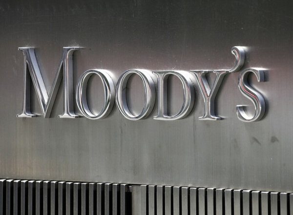 Moody's, Fitch Downgrade Russia's Rating to 'Junk' Grade Following Sanctions by Western Countries