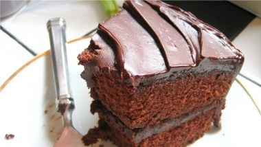 National Devil's Food Cake Day 2021 (US): Here&rsquo;s Recipe For This Delicious Chocolate Cake (Watch Video)