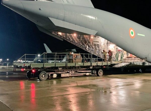 Indian Air Force, Navy Step Up Efforts To Ferry Oxygen, Medical Supplies To Tackle the Grim COVID-19 Situation in the Country