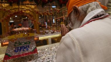 India News | PM Modi Offers Prayers at Gurudwara Sis Ganj on Guru Teg Bahadur's 400th Prakash Purab