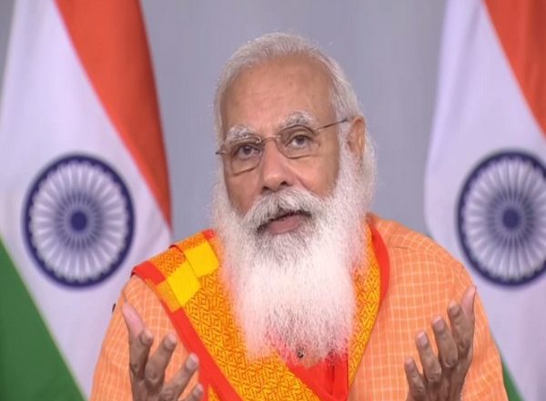 India News | PM Modi Interacts with Frontline Workers, Lauds Varanasi for Its Fight Against COVID-19