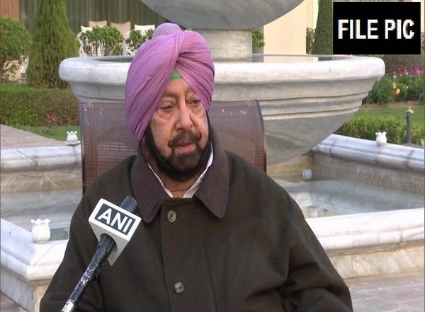 Punjab CM Amarinder Singh Writes to PM Narendra Modi and Amit Shah for 50 Metric Tonnes Liquid Medical Oxygen, 20 Tankers