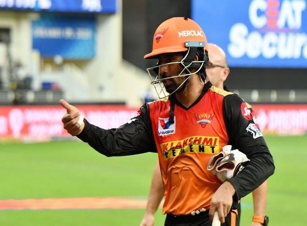 Sports News | IPL 2021: SRH-MI Game to Be Postponed as Saha Tests Positive for Covid-19