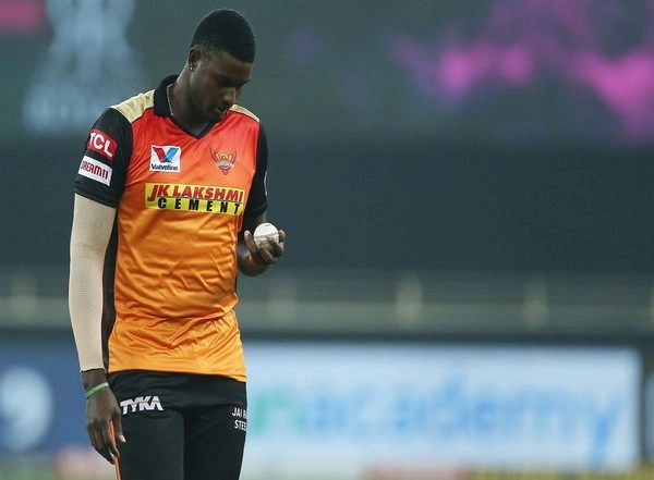 IPL 2021: Sunrisers Hyderabad All-Rounder Jason Holder Urges People of India To Battle COVID-19 Together