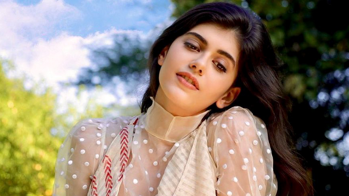 Sanjana Kapoor Has Sex Video - Sanjana Sanghi: Trying to Zone in Creatively Is a Challenge in These Times  | ðŸŽ¥ LatestLY