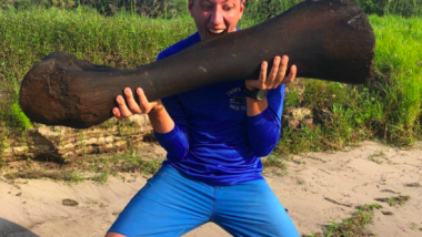 Florida Scuba Divers Find 4-foot, 50-Pound Mammoth Bone at the Bottom of Peace River